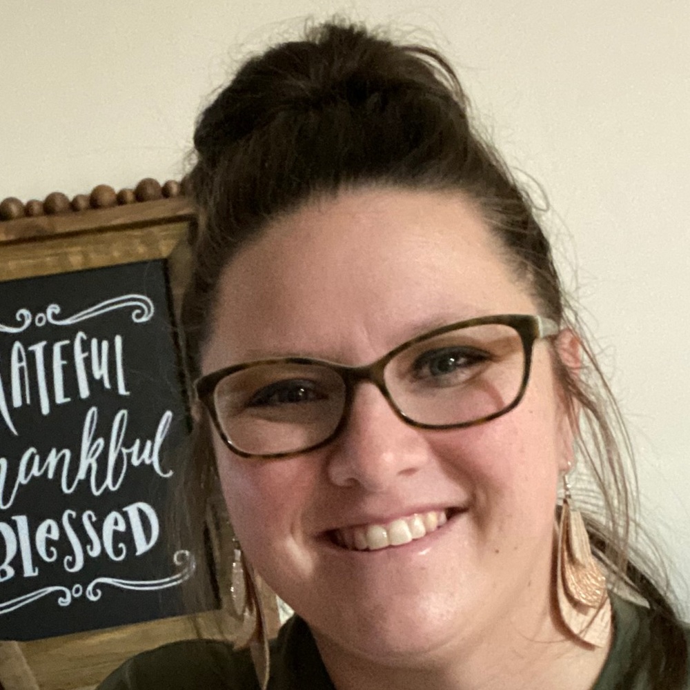 Meet your Posher, Hallee